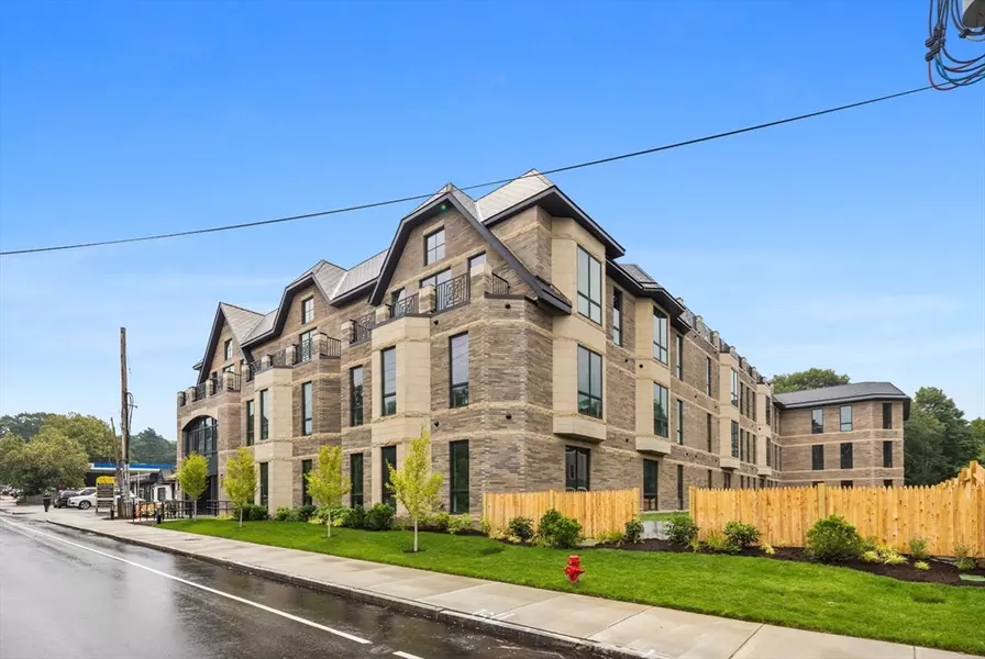 1114 Beacon St. #204, Newton, MA 02461