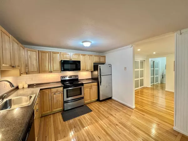 Malden, MA 02148,95 Maple Street #18