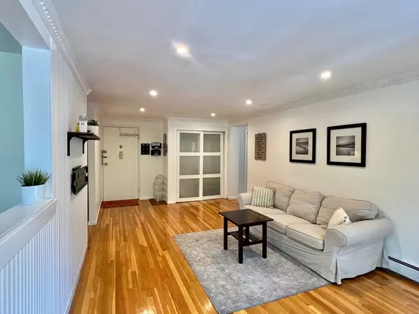 Malden, MA 02148,95 Maple Street #18