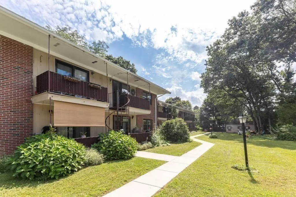 Wakefield, MA 01880,76 Renwick #A