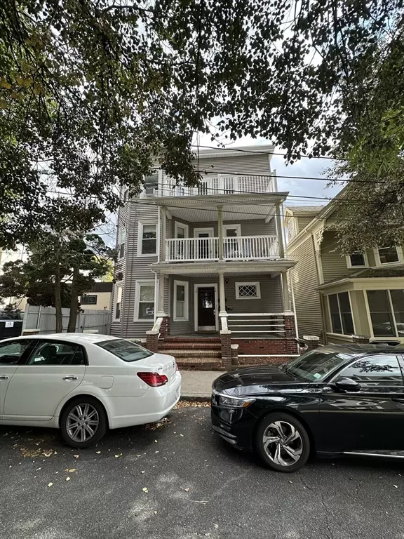 Somerville, MA 02144,12 Moore St #2