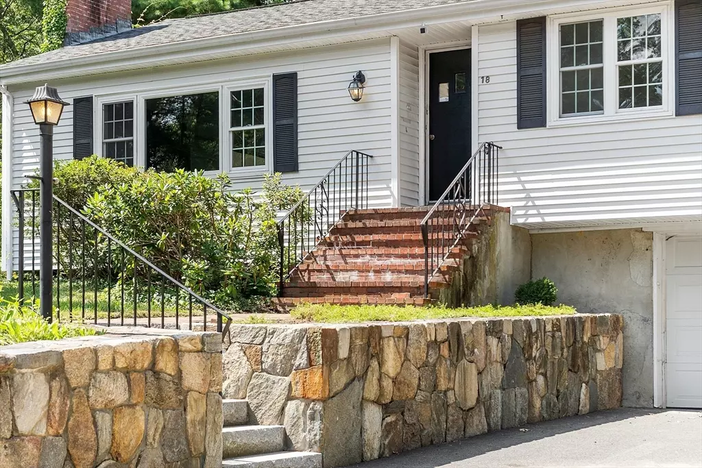 Acton, MA 01720,18 Oakwood Road