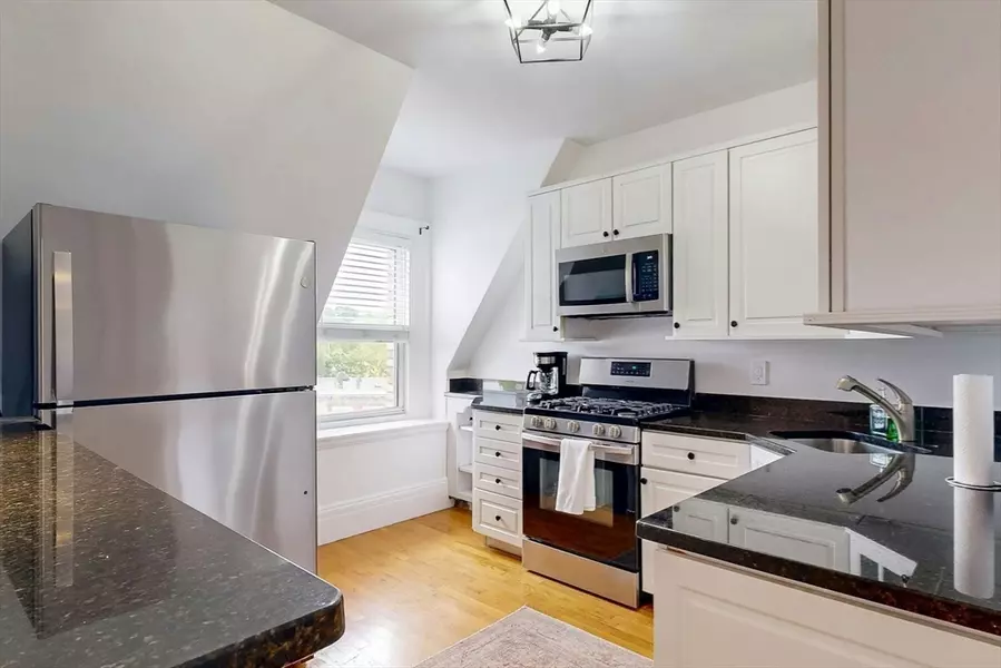 15 Garrison Rd #3, Brookline, MA 02445
