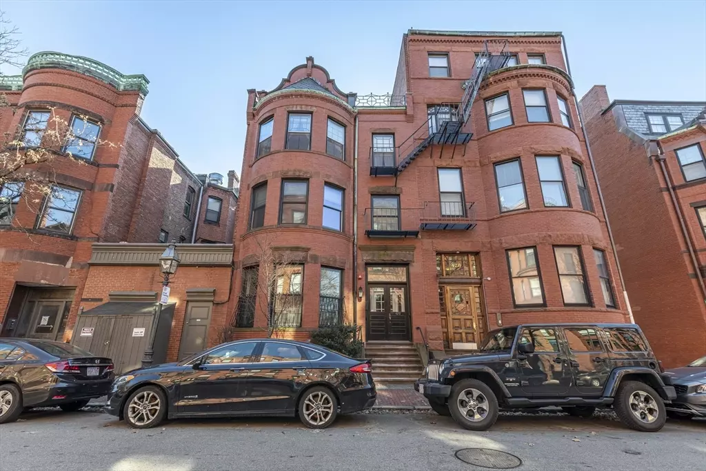 Boston, MA 02115,426 Marlborough St.