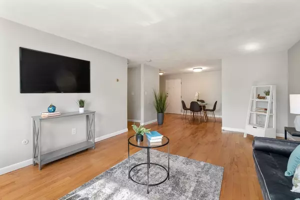 Somerville, MA 02145,84 Grant Street #12R