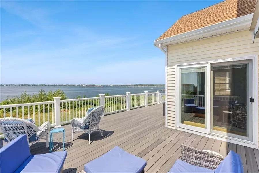 305 Draper St, Fall River, MA 02724