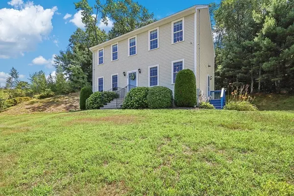 Uxbridge, MA 01569,16 Rose Ln