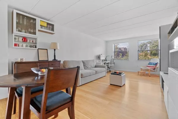 Boston, MA 02135,1933 Commonwealth Avenue #306