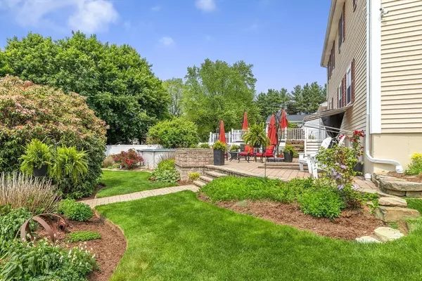 Medway, MA 02053,37 Maple Street