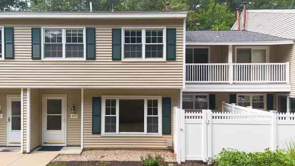 205 Edgebrook Dr #205, Boylston, MA 01505