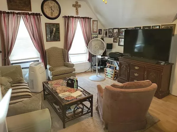Taunton, MA 02780,46 Hodges  Ave #3