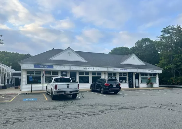 401/387 Nathan Ellis Hwy #10, Mashpee, MA 02649