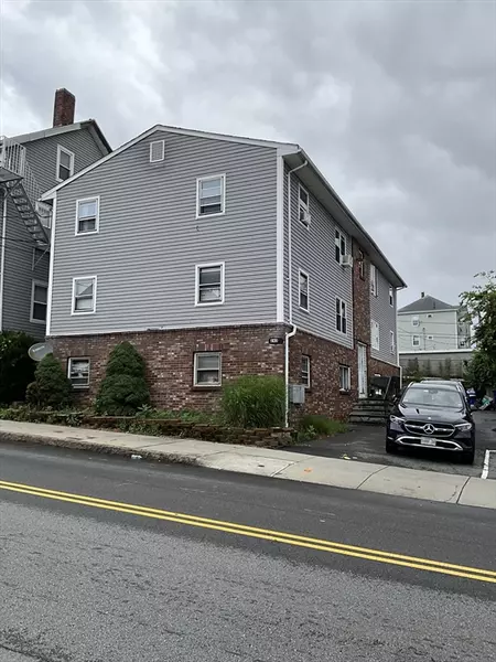 243 Robeson St #6, Fall River, MA 02720