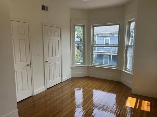 Malden, MA 02148,198 Clifton Street #2