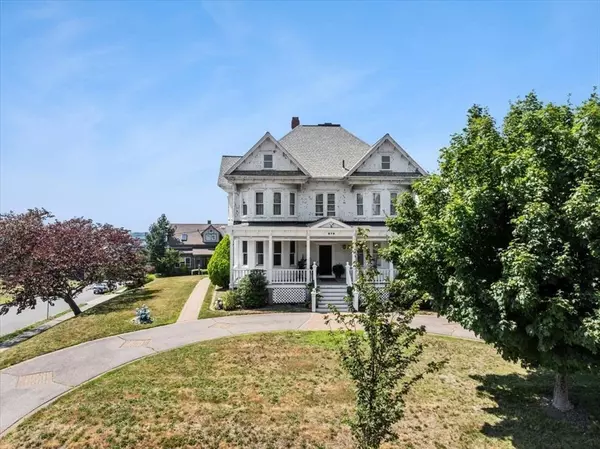 Fall River, MA 02720,878 Highland Ave