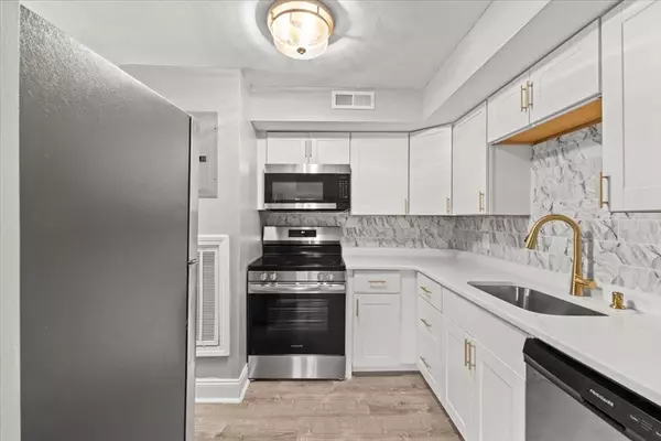 Brockton, MA 02301,104 Oak Lane #2
