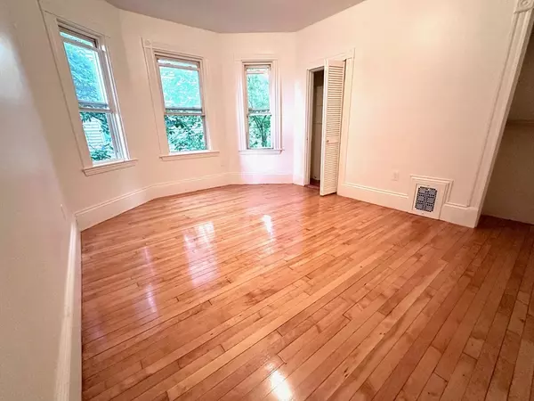 Boston, MA 02125,9 Holden St #2