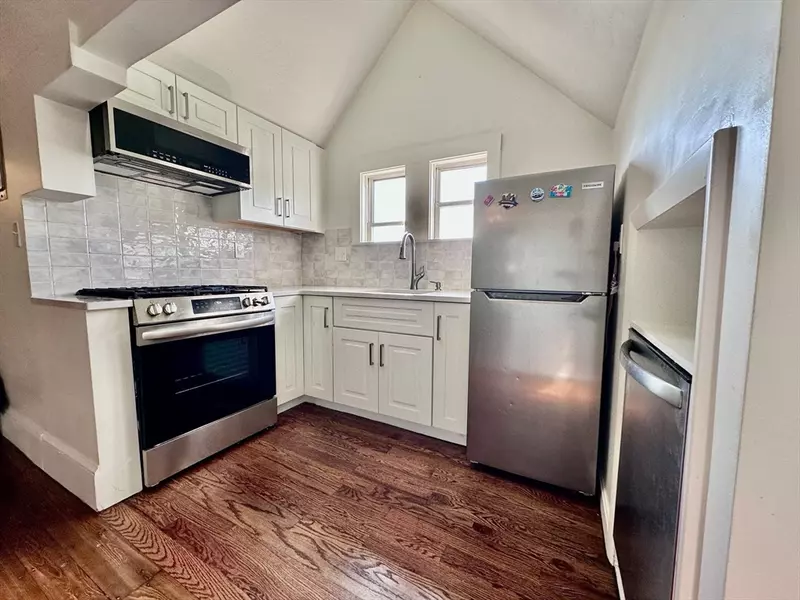 9 Holden St #4, Boston, MA 02125