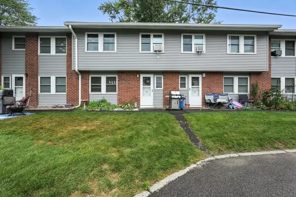 Springfield, MA 01118,125 Manor Court #125