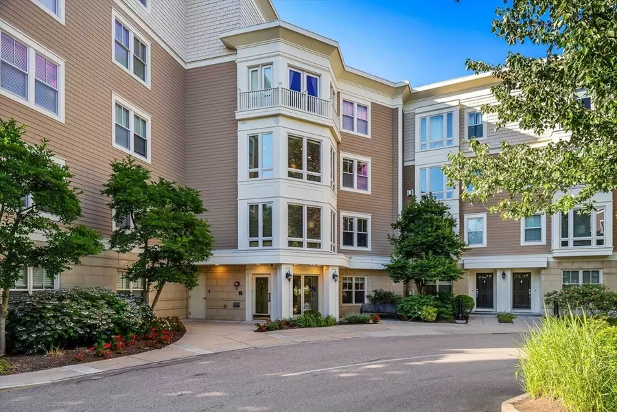 2-14 Saint Paul St #311, Brookline, MA 02446