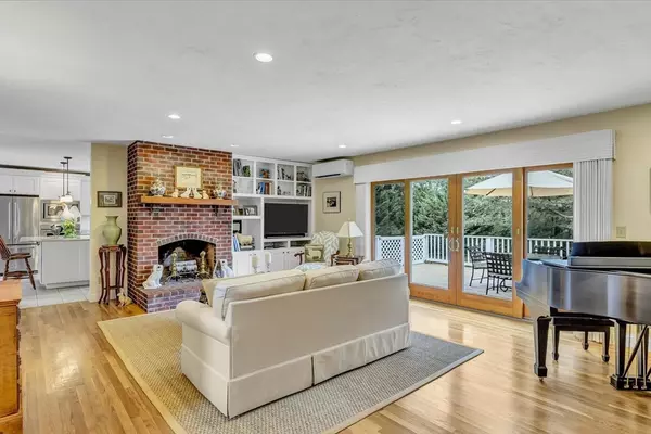 Brewster, MA 02631,663 Crowells Bog Road