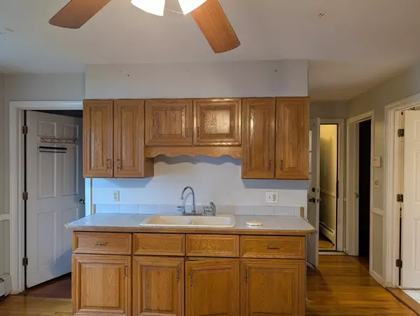 Worcester, MA 01610,3 Vernon Ter
