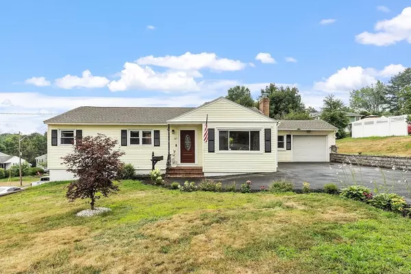 87 East St, Methuen, MA 01844