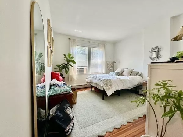 Newton, MA 02460,305 Cabot St. #4
