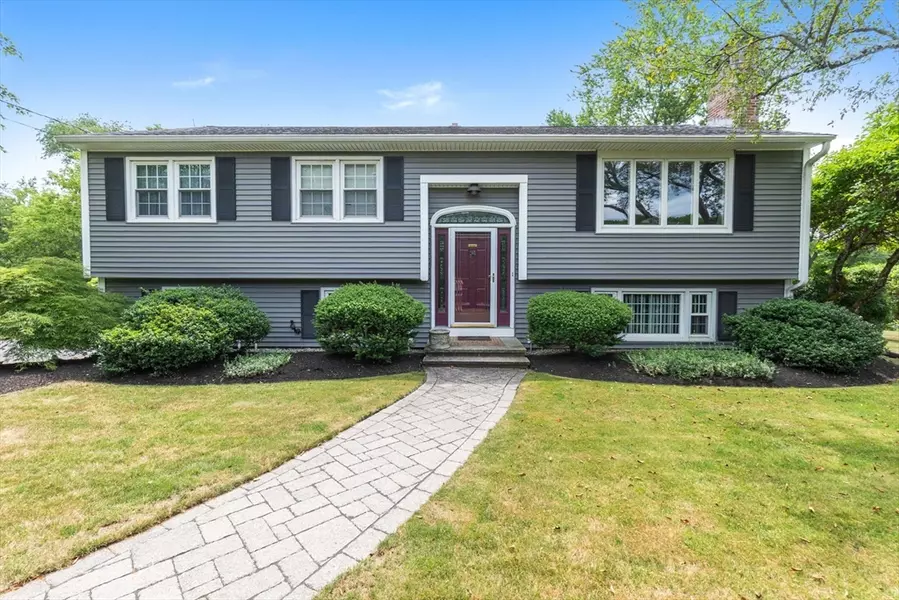 1 Abbott St, Groveland, MA 01834