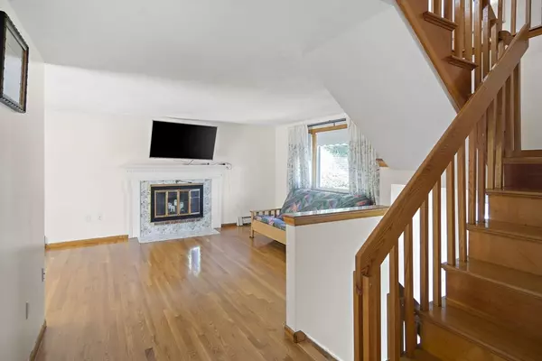 Stoneham, MA 02180,2 Florence Cir