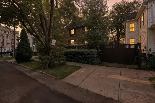 Chicopee, MA 01013,9 Union St