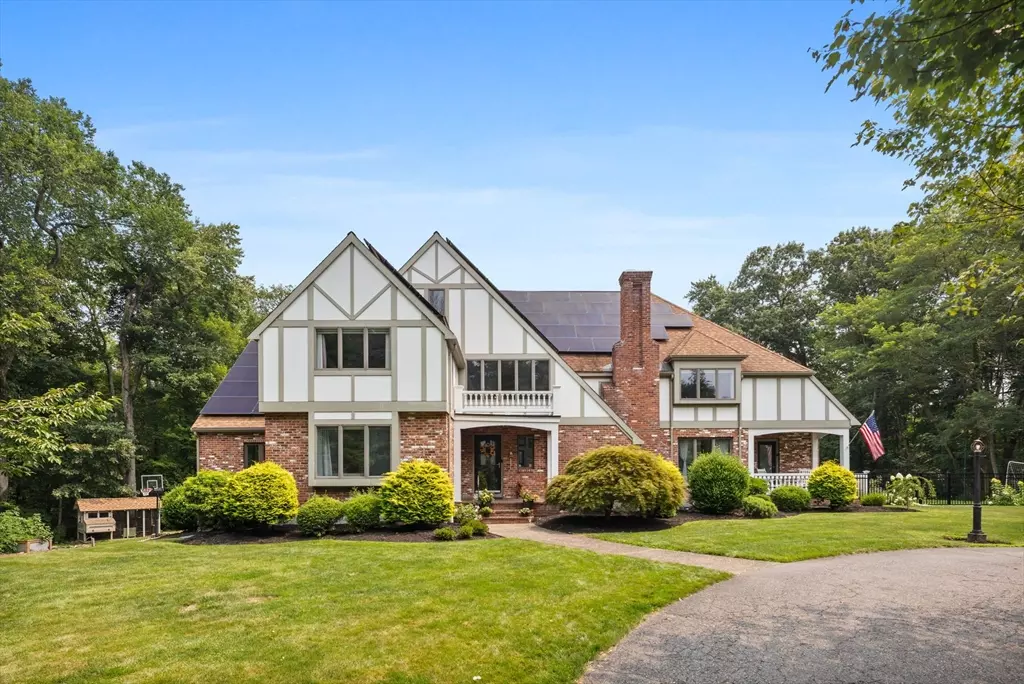 Westwood, MA 02090,131 Bay Colony Dr