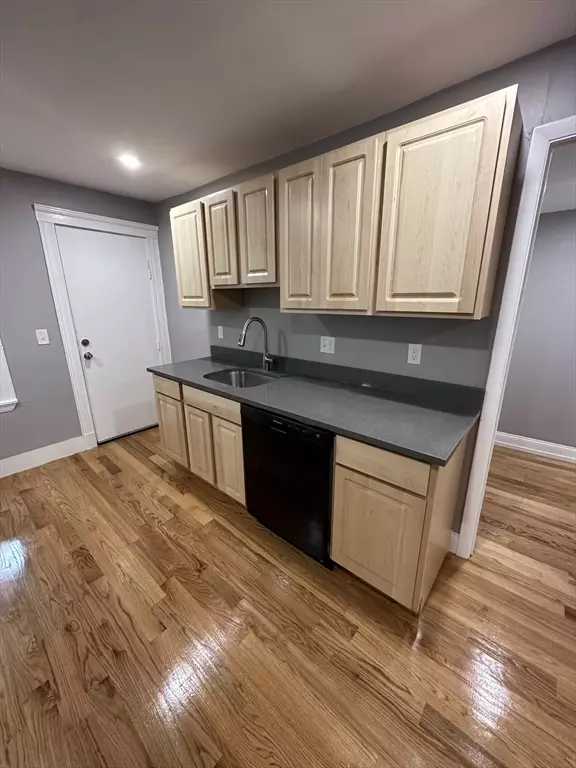 Boston, MA 02121,90 Elm Hill Avenue #3