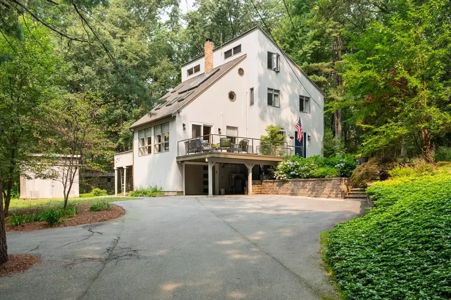 354 Center St, Groveland, MA 01834