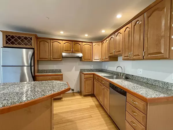 Woburn, MA 01801,409 Main St #302