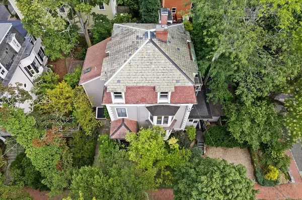 Cambridge, MA 02138,32 Hawthorn St