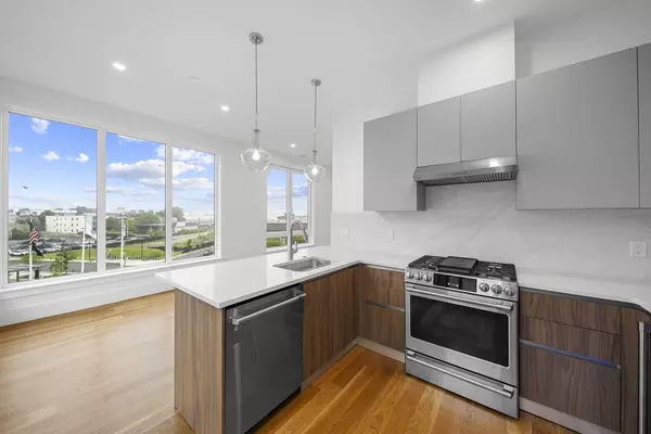 Boston, MA 02127,218-220 Old Colony Avenue #302