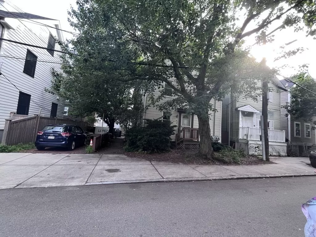Cambridge, MA 02139,16 Lopez St #1
