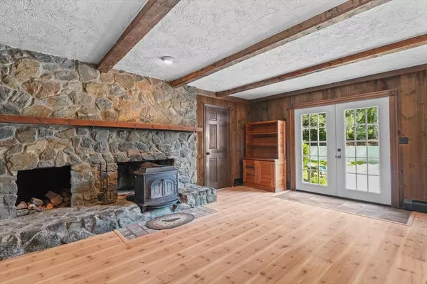 Waltham, MA 02452,85 Rosewood Dr