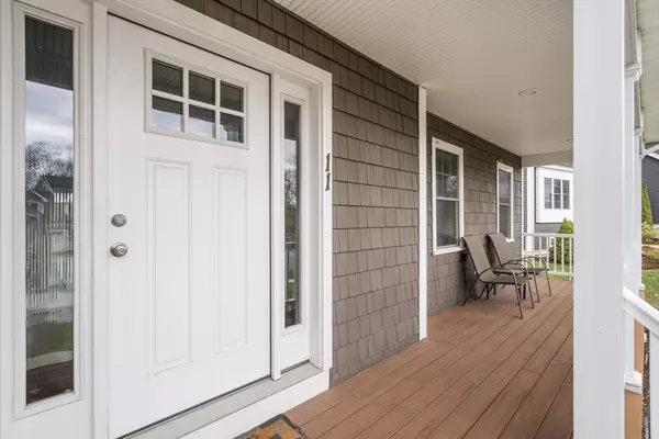 Stoneham, MA 02180,11 Coventry Ln.