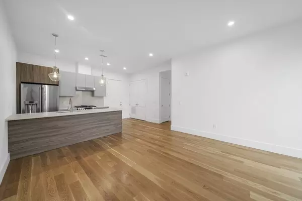 218-220 Old Colony Avenue #205, Boston, MA 02127
