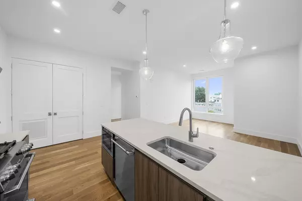 Boston, MA 02127,218-220 Old Colony Avenue #205