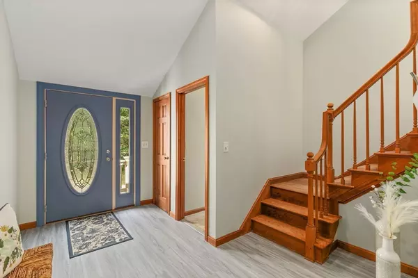 Tewksbury, MA 01876,8 Farmall Way