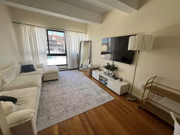 Boston, MA 02115,12 Stoneholm St #617