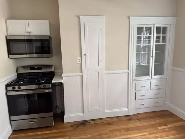 Haverhill, MA 01830,106 Kenoza Avenue #1