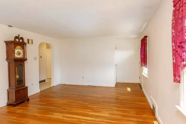 Holden, MA 01520,54 Putnam Lane