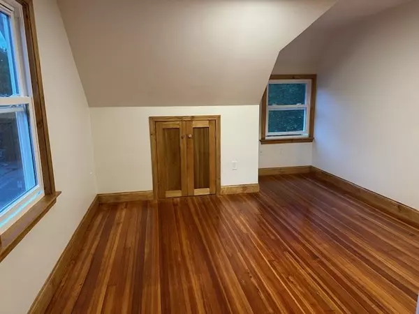 Newton, MA 02459,26 Maple Park #3A