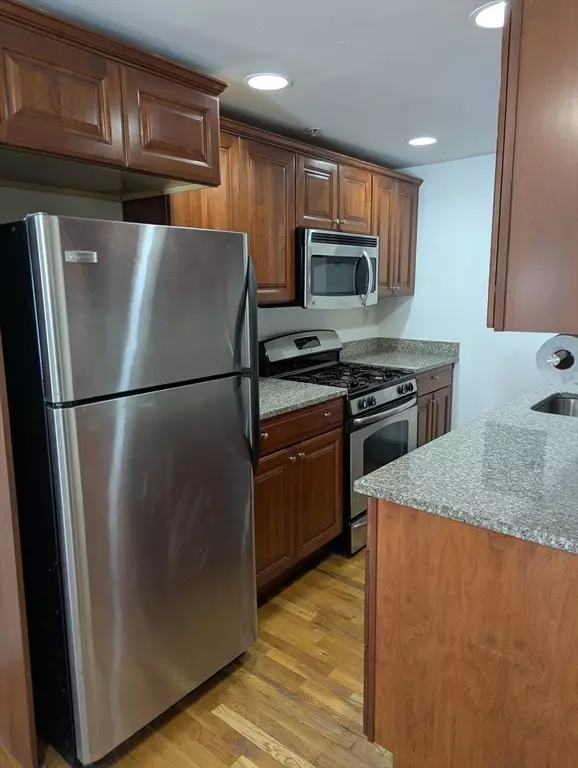 Acton, MA 01720,19 Railroad St #B2