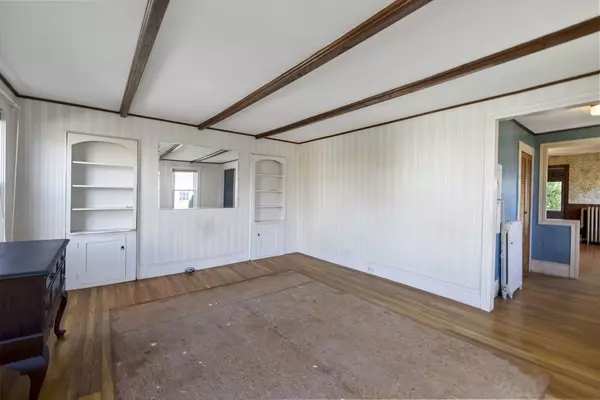 Marblehead, MA 01945,12 Mount Vernon St