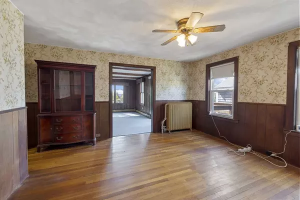 Marblehead, MA 01945,12 Mount Vernon St